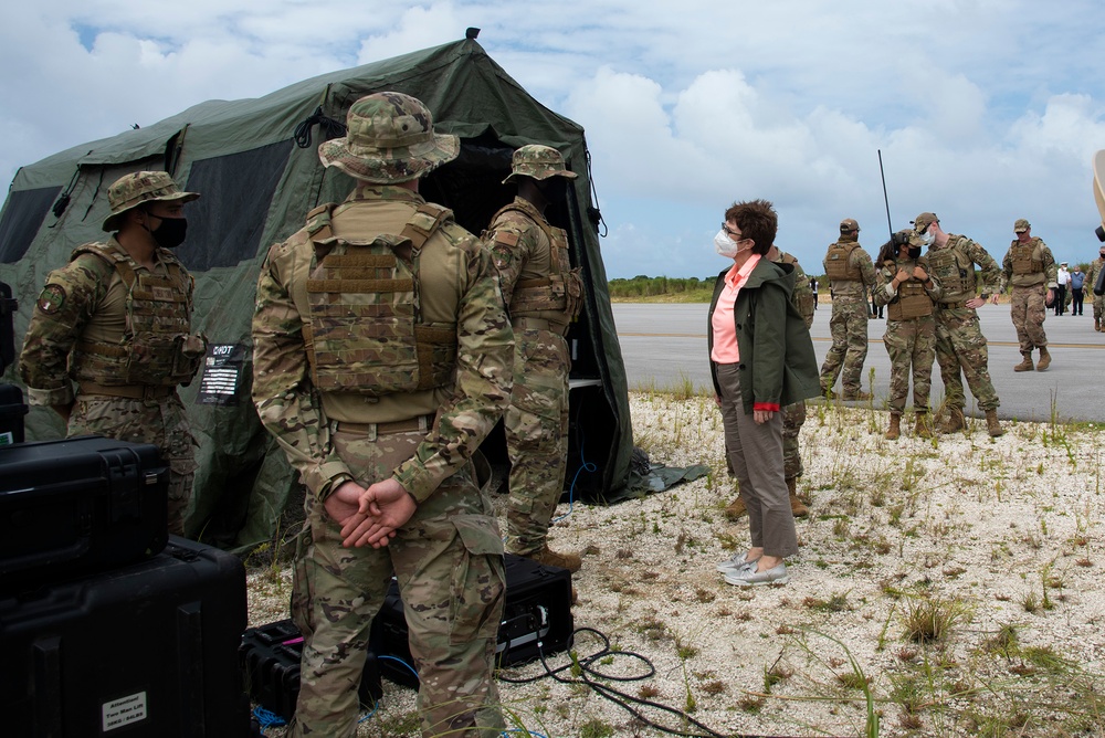 German Defense Minister Meets Guam Military and Civilian Leadership During Visit