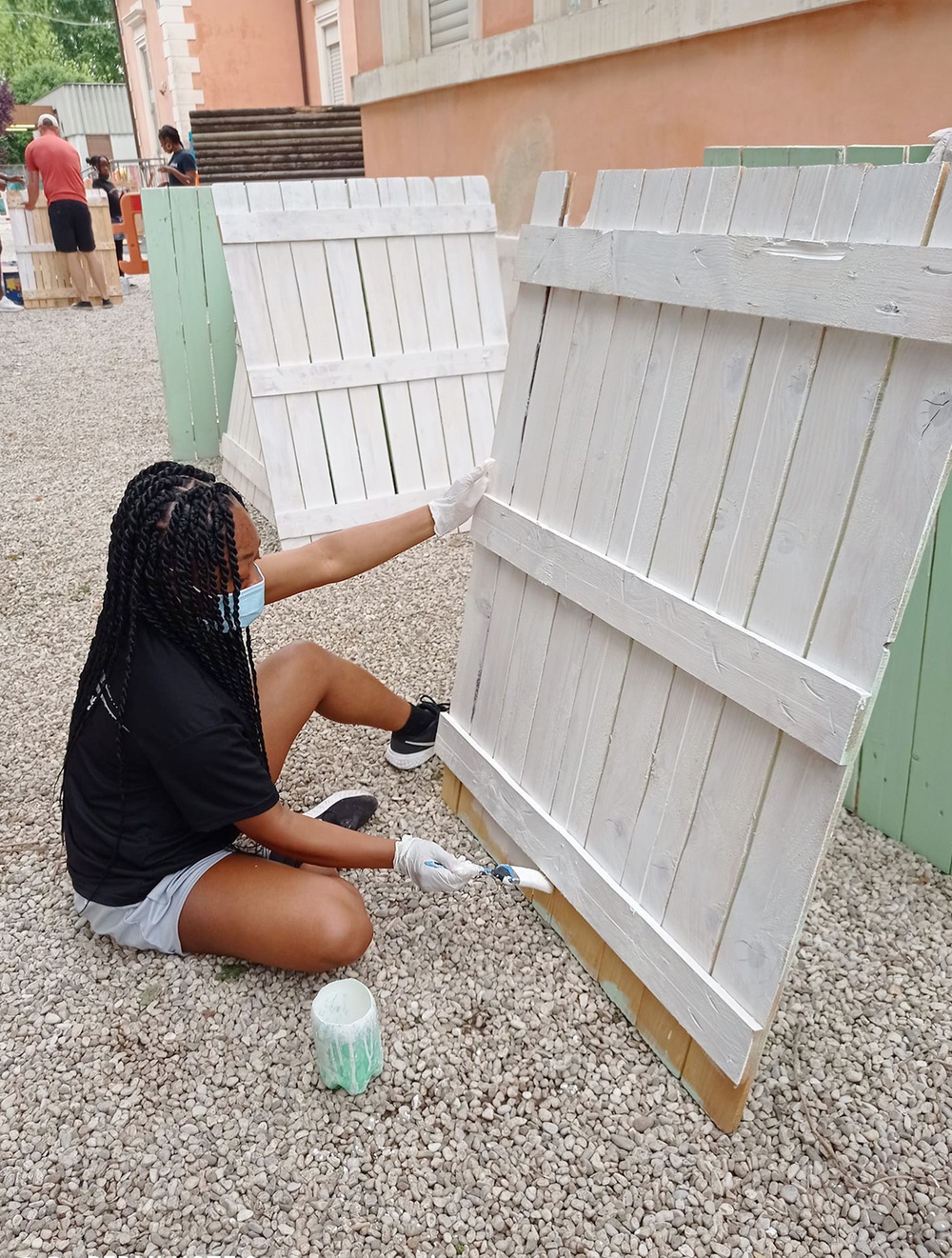 USAG Italy volunteers help beautify Italian school