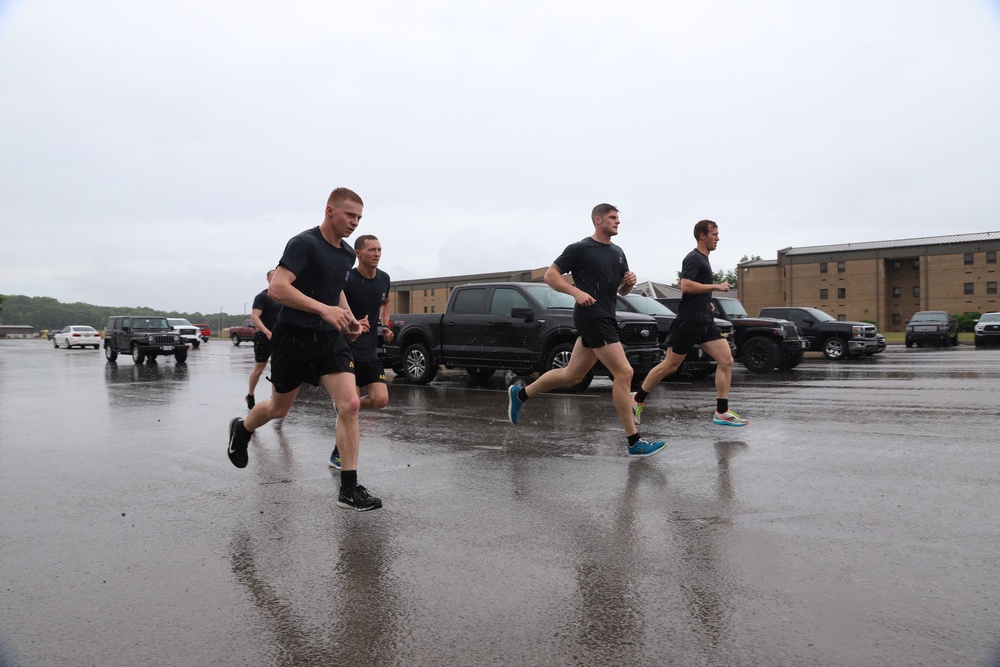 101st Airborne Division invites fitness influencers to compete in a 5 on 5 Memorial Day fitness challenge