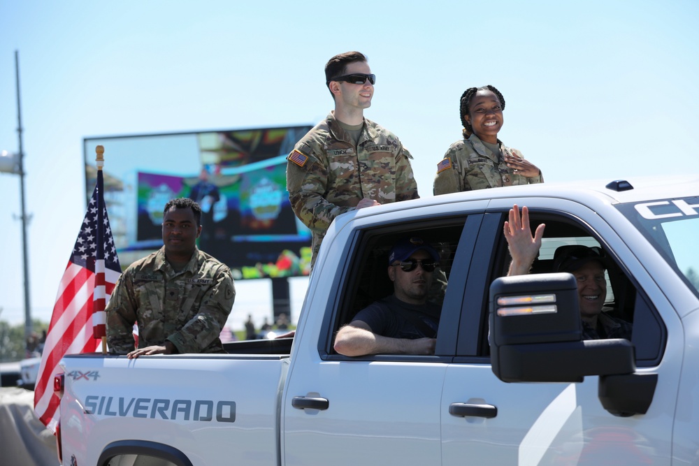 Service Members Support the Indianapolis 500