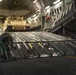 USAF, USA load cargo, Soldiers