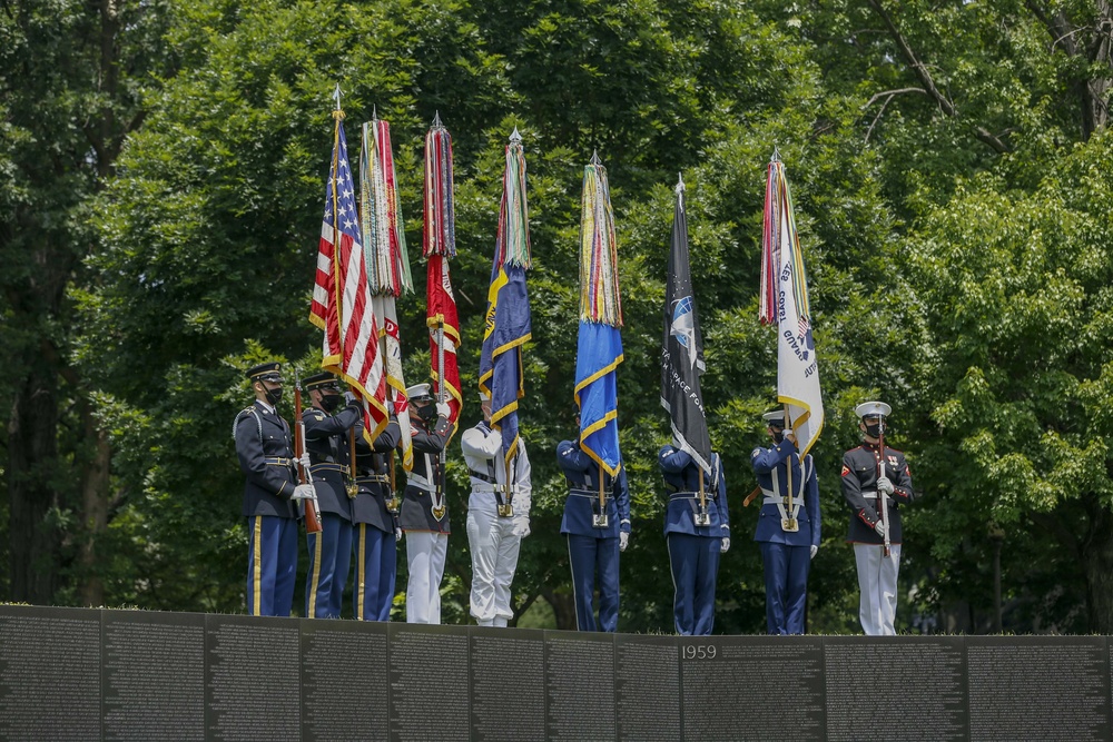 SMMC attends Memorial Day wreath laying