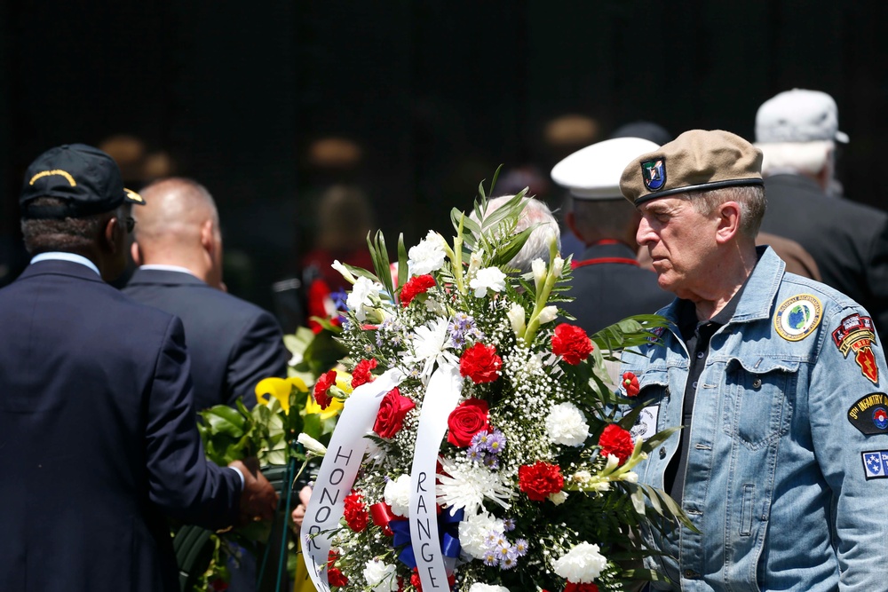 SMMC attends Memorial Day wreath laying