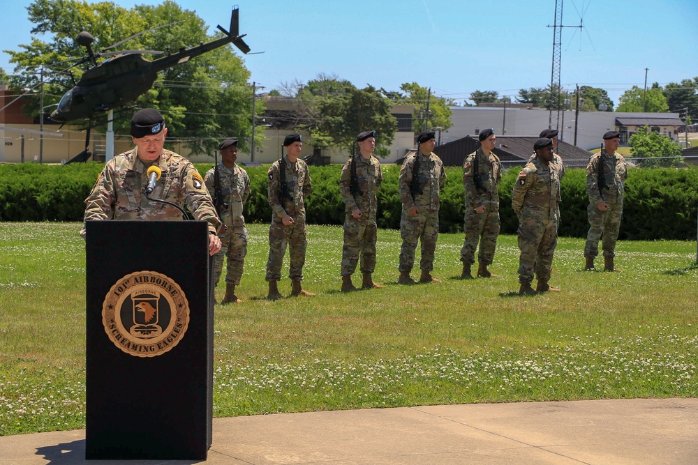 101st Airborne Division (Air Assault) honors fallen military heroes