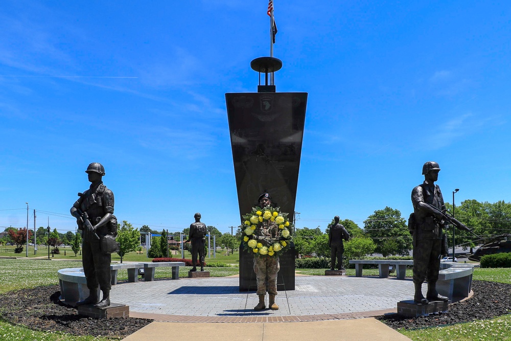 101st Airborne Division (Air Assault) honors fallen military heroes