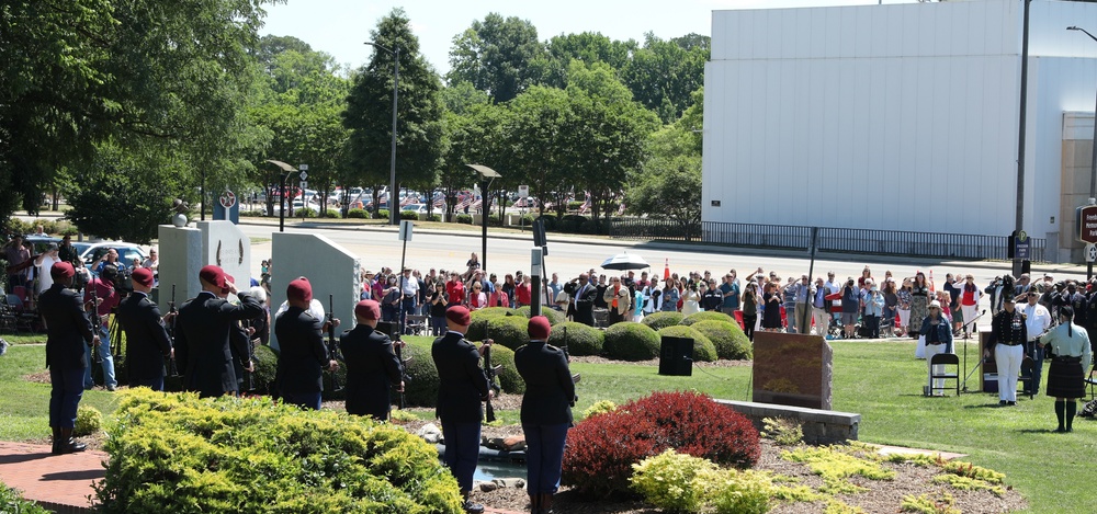 USACAPOC(A) G4 represents Army Reserve in Fayetteville Memorial Day Ceremony