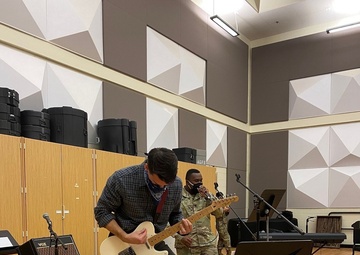 Recovering Soldiers Take Music Class, Perform with 82nd Airborne Division Band and Chorus