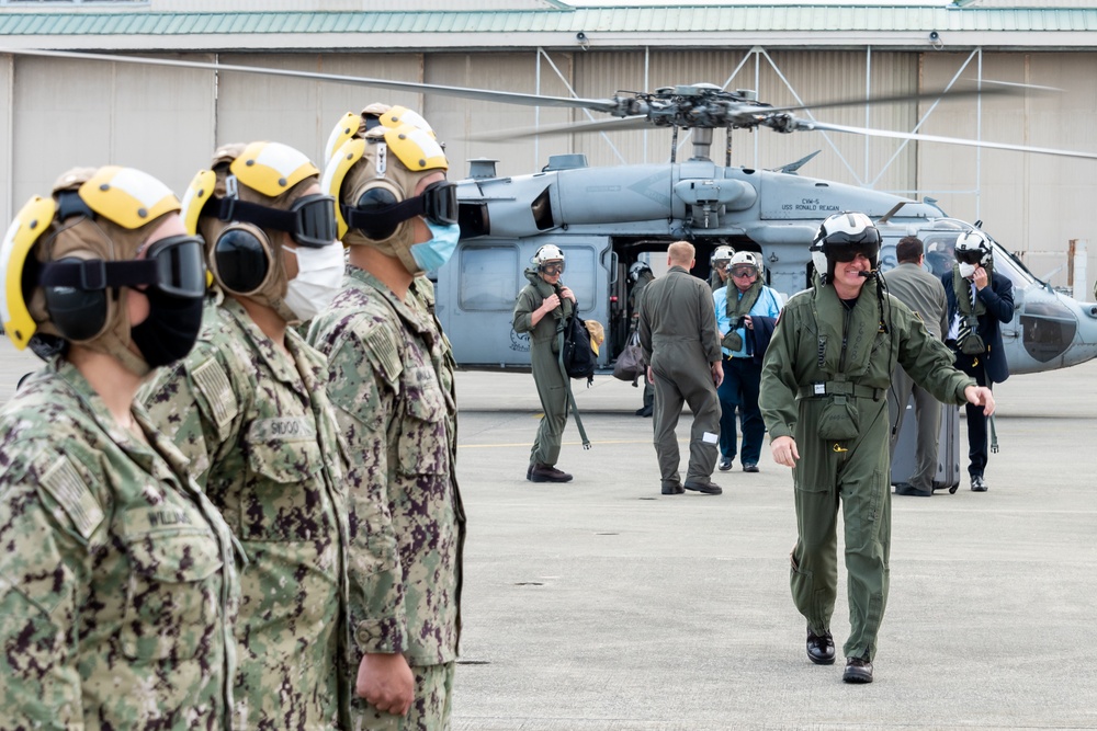 Commander, U.S. Pacific Fleet visits Naval Air Facility Atsugi