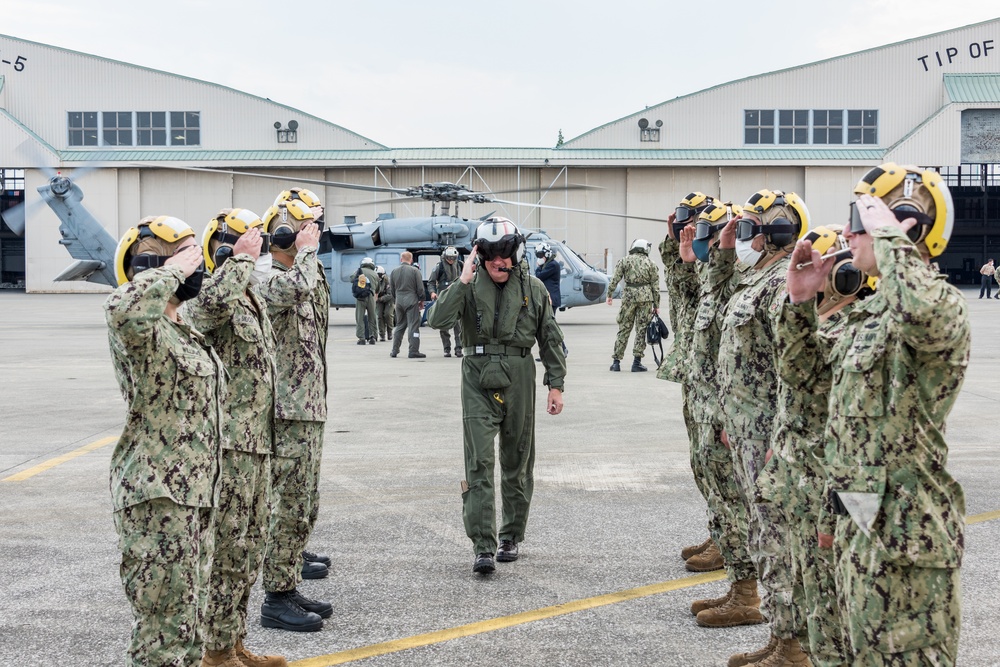 Commander, U.S. Pacific Fleet visits Naval Air Facility Atsugi