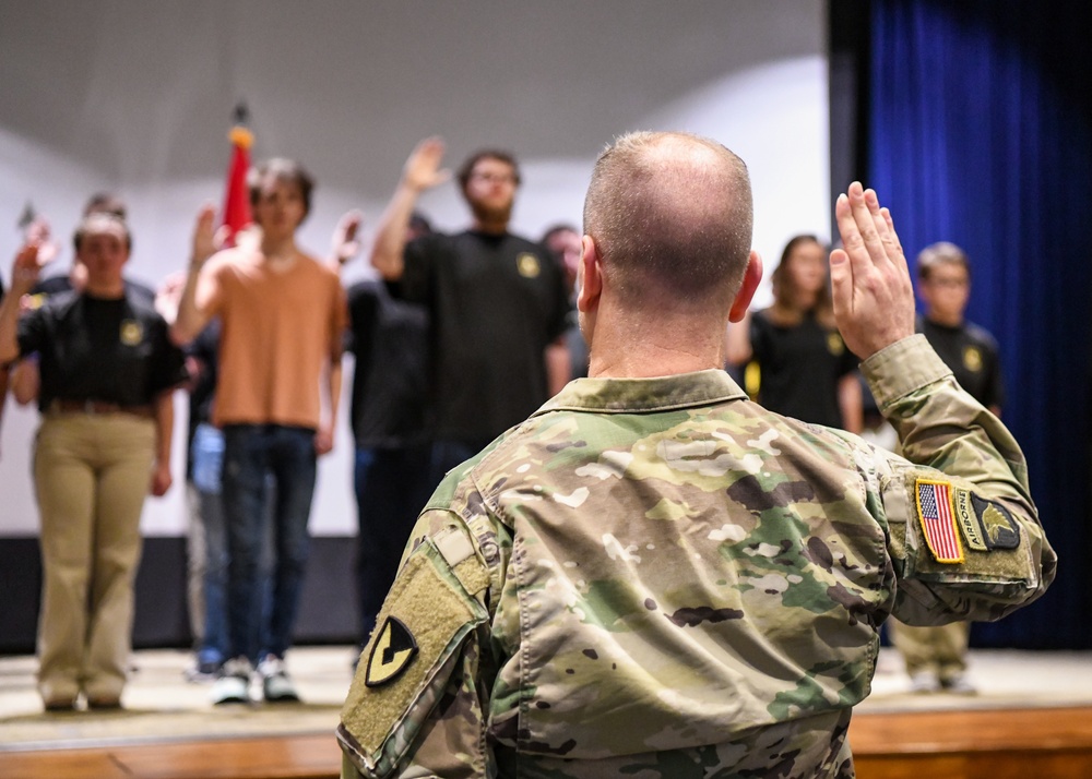 Future Soldiers visit Redstone Arsenal, learn more about Army life