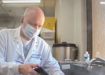 NMCSD Surgeons fit DOD’s, Calif.’s First Ever Immediate Jaw Reconstruction with 3D-printed Teeth Patient with Prosthesis