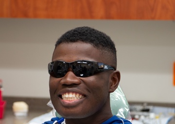 NMCSD Surgeons fit DOD’s, Calif.’s First Ever Immediate Jaw Reconstruction with 3D-printed Teeth Patient with Prosthesis