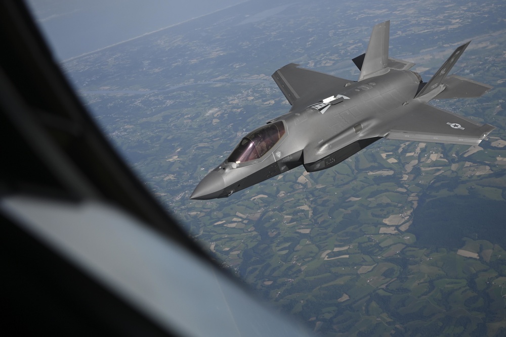 100th Air Refueling Wing fuels F-35s during exercise Atlantic Trident