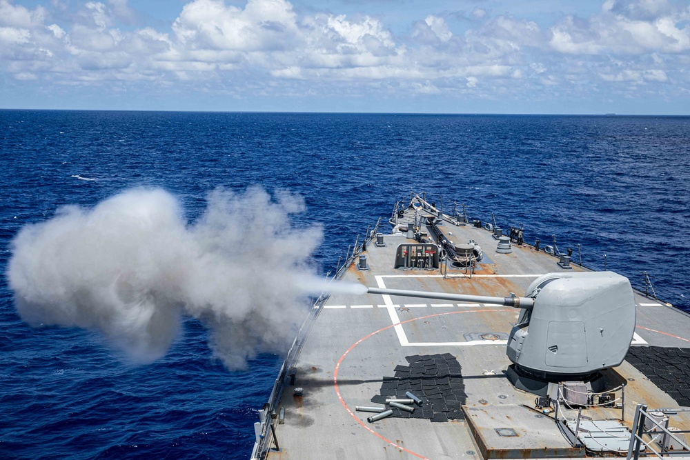 USS Curtis Wilbur Gun shoot