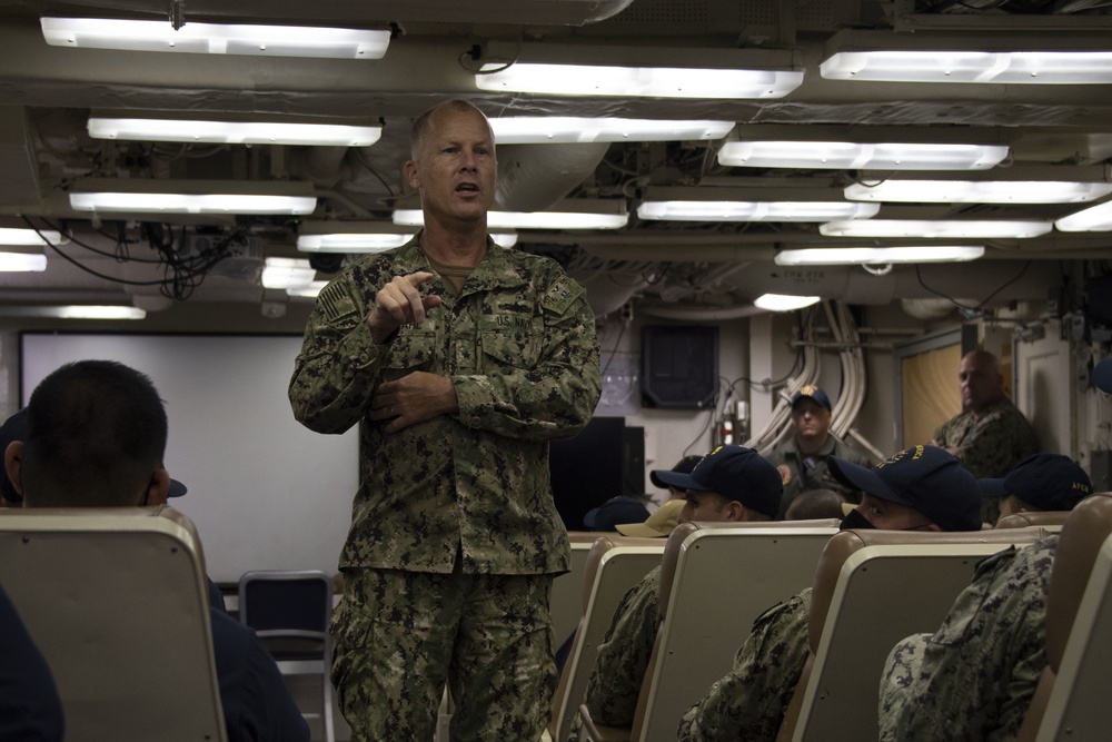 Commander, Expeditionary Strike Group 7 visits USS America