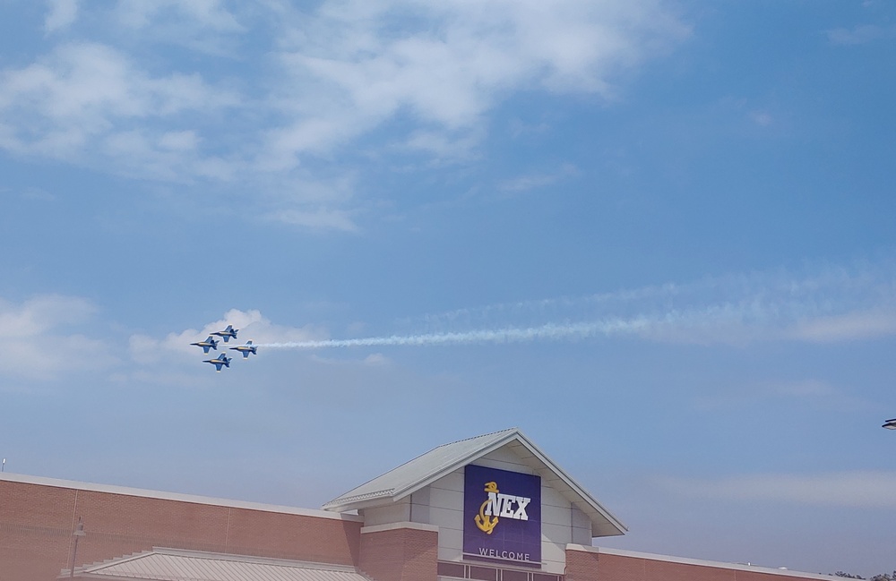 DVIDS Images NEX Annapolis get up close view of Blue Angels flyover