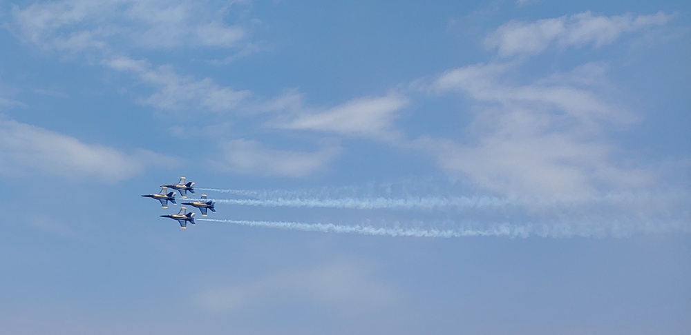 NEX Annapolis get up close view of Blue Angels flyover