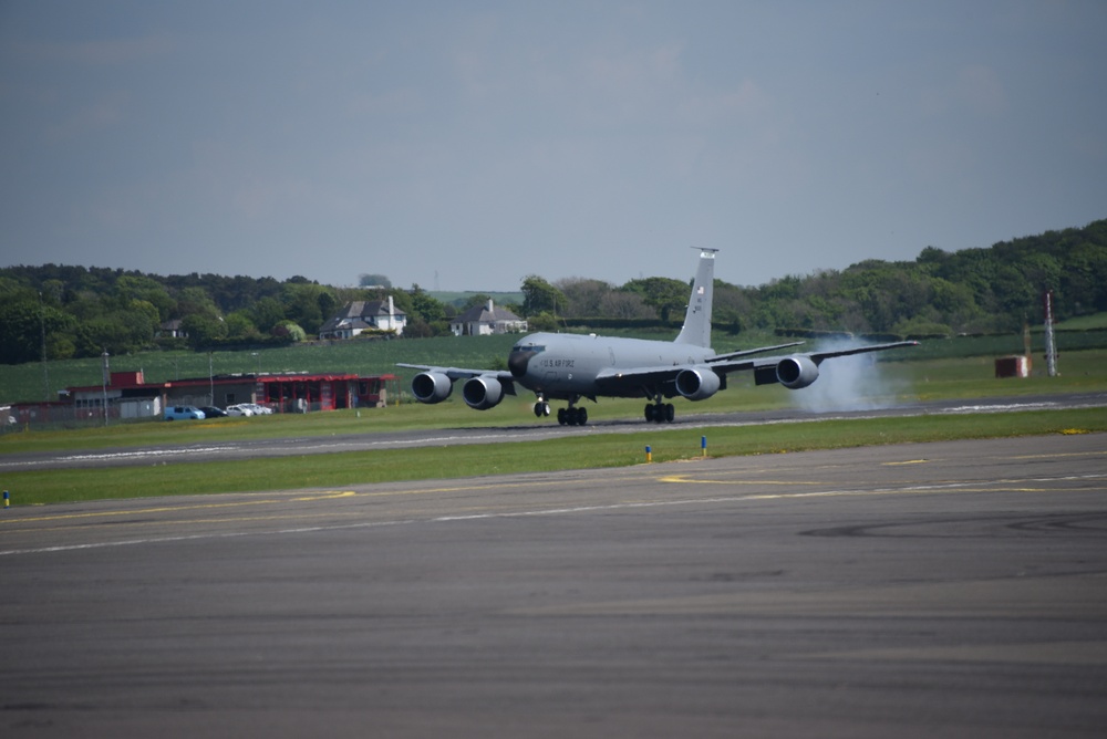 Maine ANG KC-135 lands in Prestwick