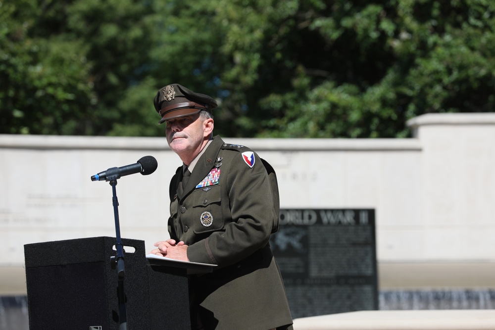 REDSTONE SENIOR COMMANDER SPEAKS AT MEMORIAL DAY CEREMONY