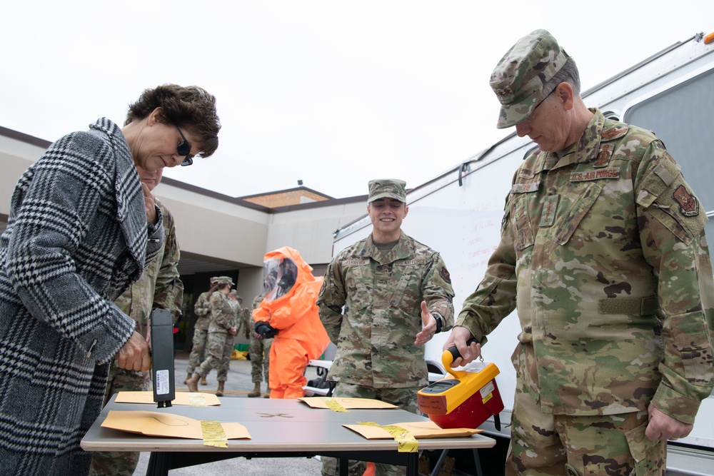 General Ray Visits Ellsworth AFB