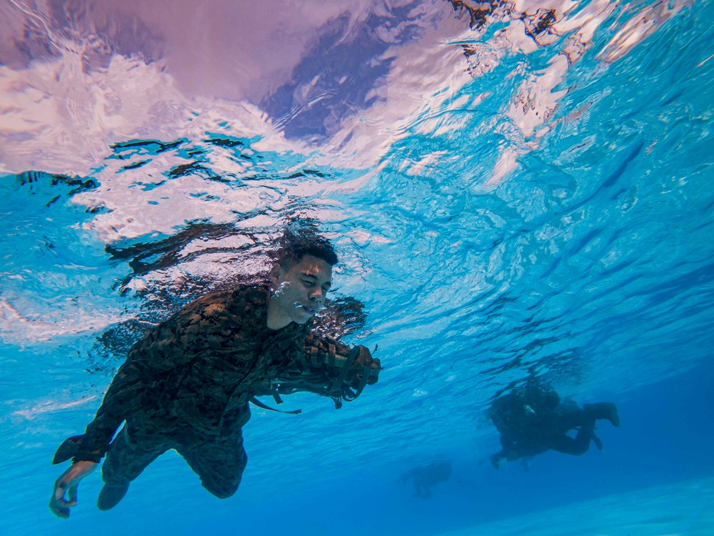 US Marines complete Water Survival Basic course