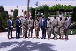 Connecticut Senator Enjoys Lunch with Connecticut Soldiers Overseas
