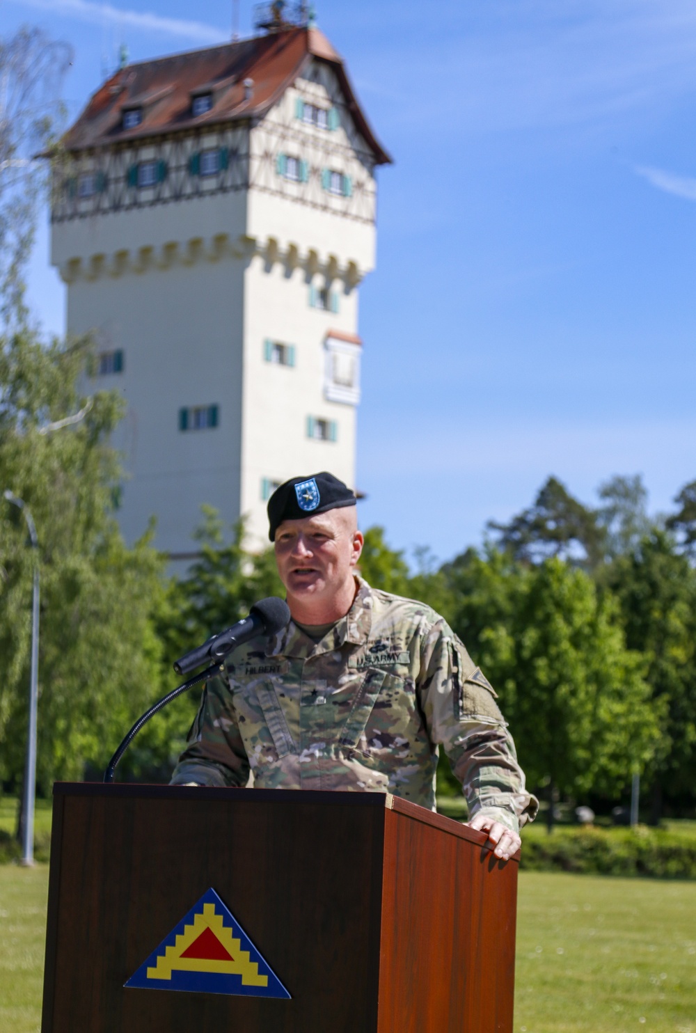 Hilbert addresses guests