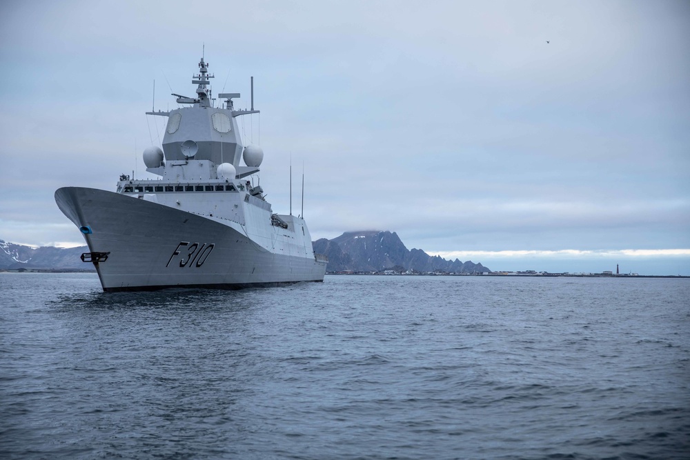 HMoNS Fridtjof Nansen (F310) participates in Formidable Shield 2021