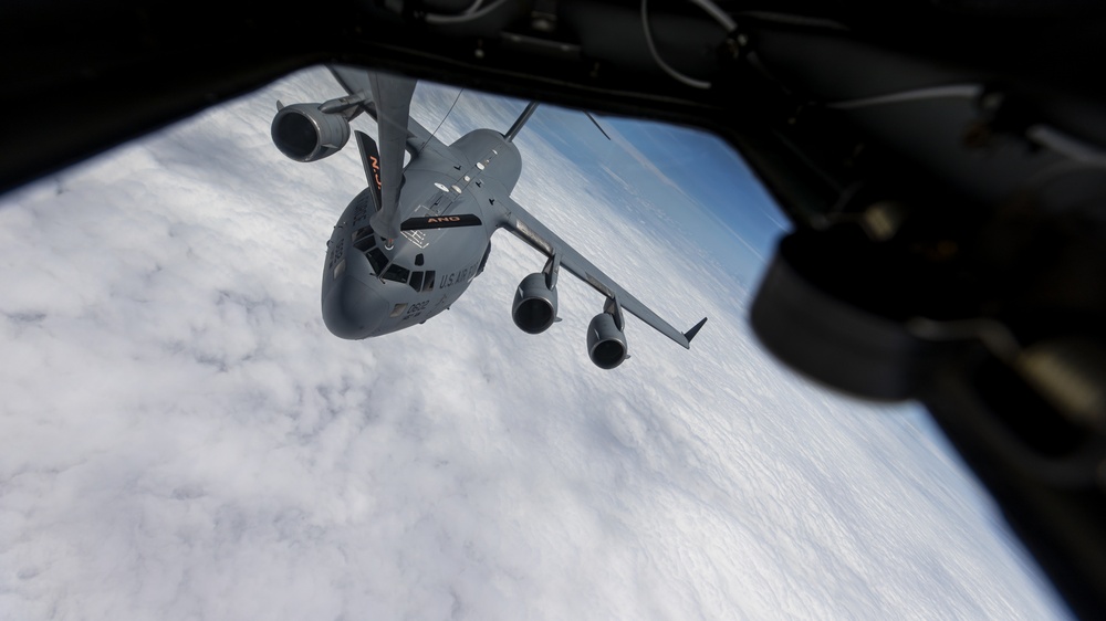 C-17 Globemaster III refueling