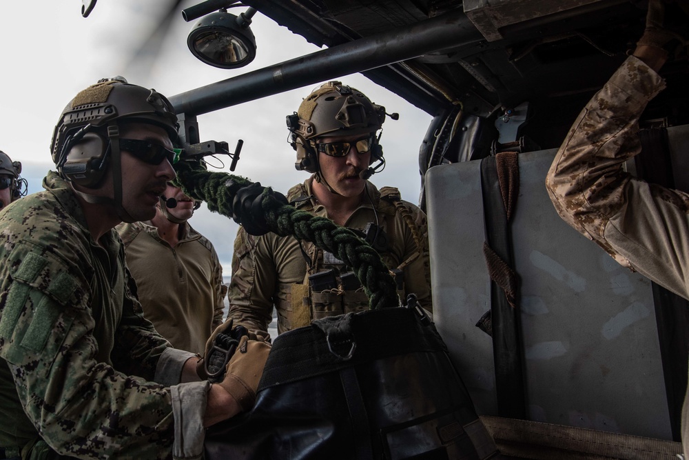 EODMU 5 Trains Aboard USS Ronald Reagan (CVN 76)