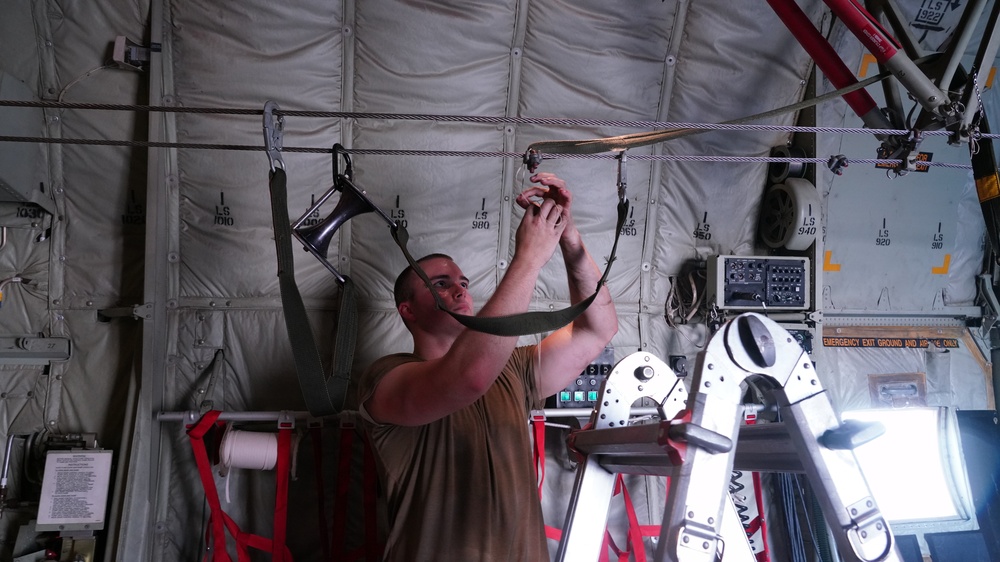 Flying Jennies provide airlift, airdrop during Voyager Shield