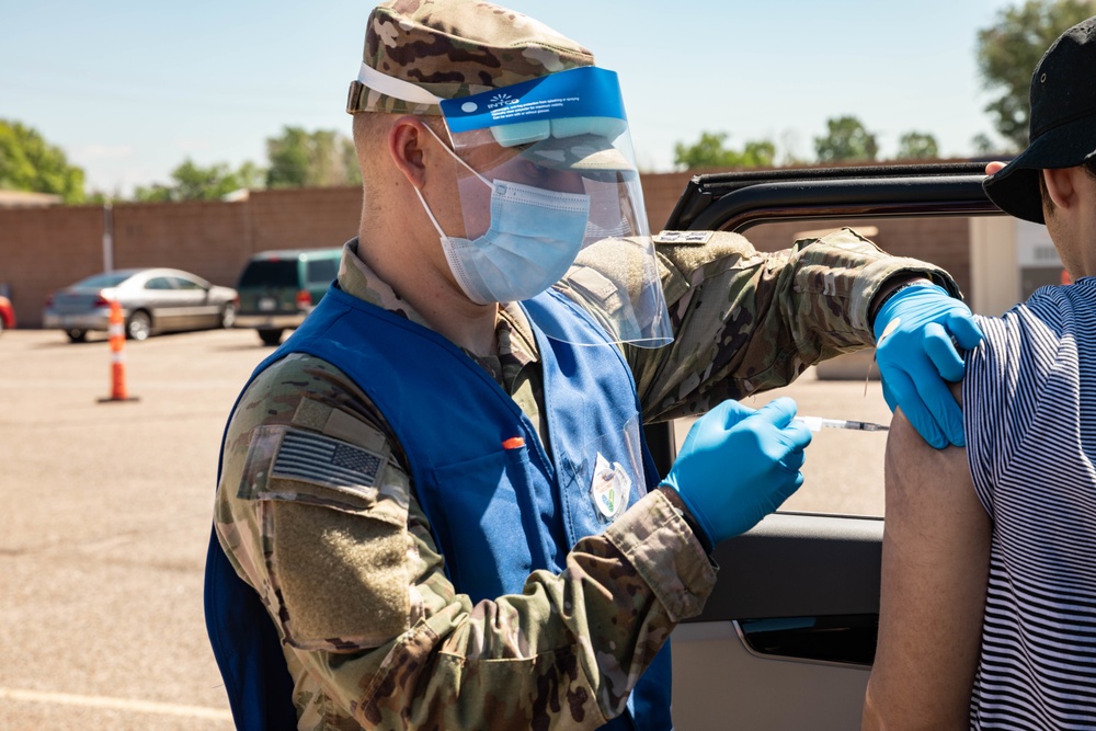 4th Infantry Division Soldiers continue to vaccinate Pueblo, Colorado residents