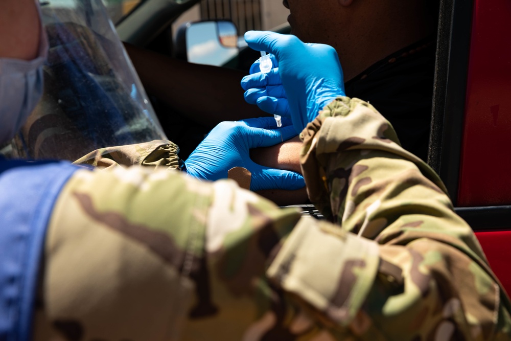 4th Infantry Division Soldiers continue to vaccinate Pueblo, Colorado residents