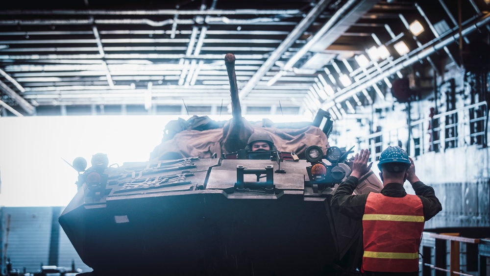 11th MEU Marines Launch from USS Portland for Amphibious Assault Exercise