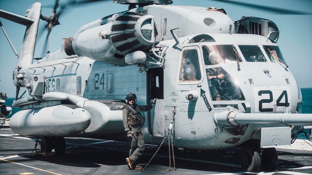 11th MEU Marines Launch from USS Portland for Amphibious Assault Exercise