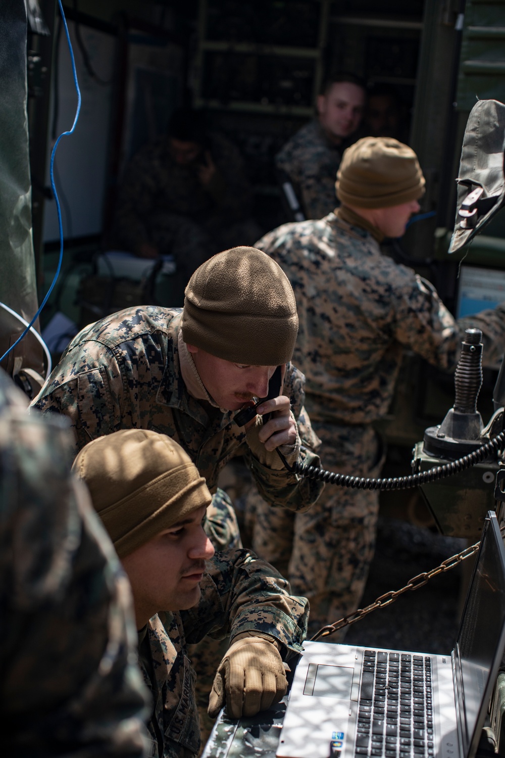 11th MEU Marines coordinate fires in a fire direction center