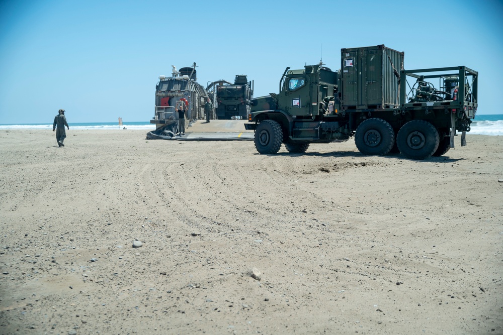 11th MEU Marines conduct Foreign Humanitarian Assisstance training