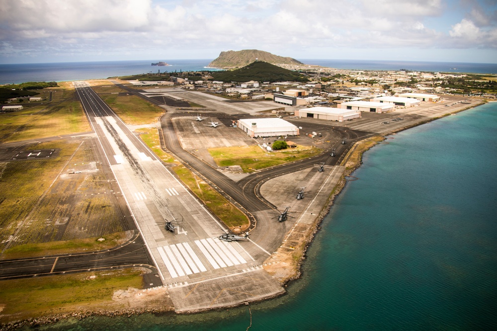 Birds of a Feather: HMLA-367 &amp; HMH-463 Conduct Joint Squadron Training Flight