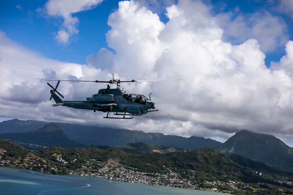 Birds of a Feather: HMLA-367 &amp; HMH-463 Conduct Joint Squadron Training Flight