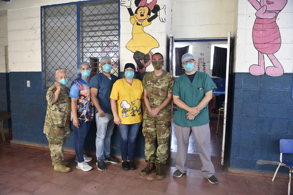 JTF-Bravo treats patients in El Salvador during Resolute Sentinel 21