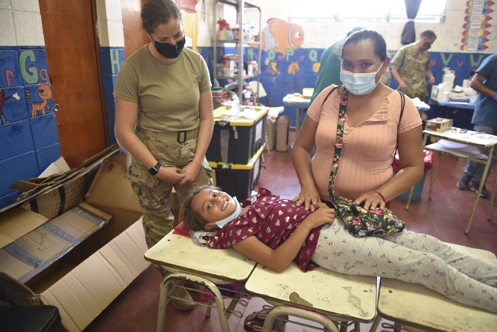 JTF-Bravo treats patients in El Salvador during Resolute Sentinel 21