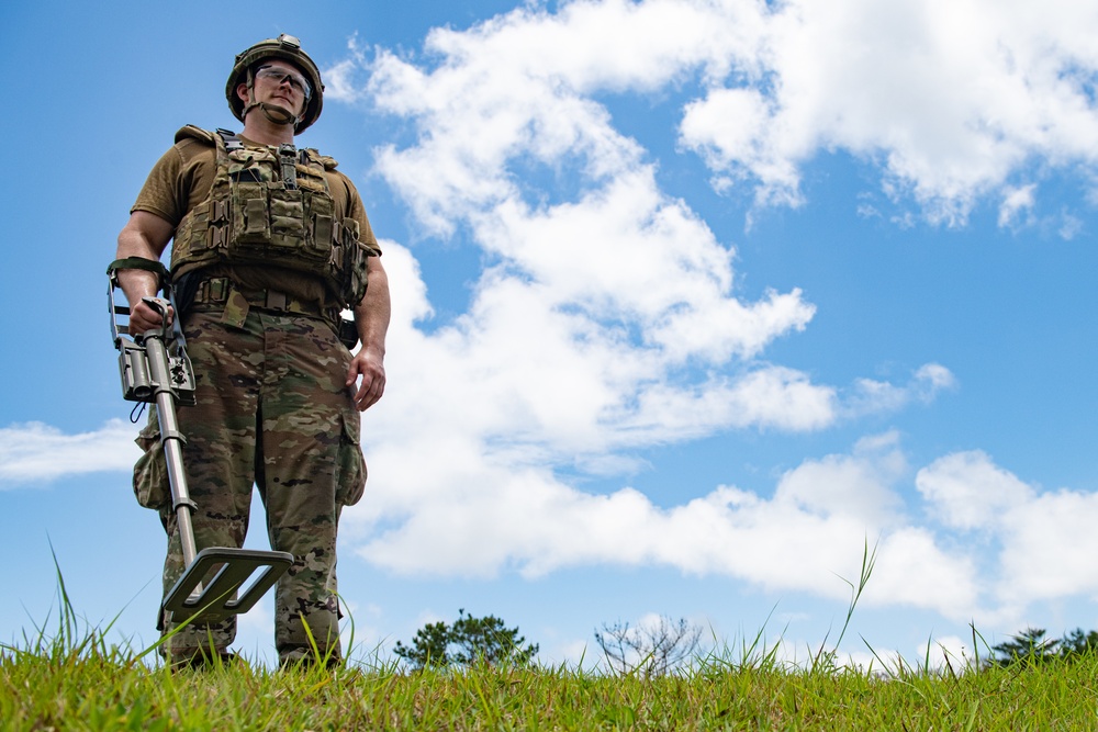 EOD hosts IED training