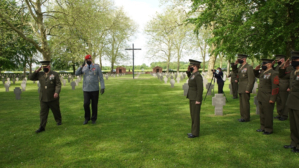 U.S. Marines support German wreath laying ceremony