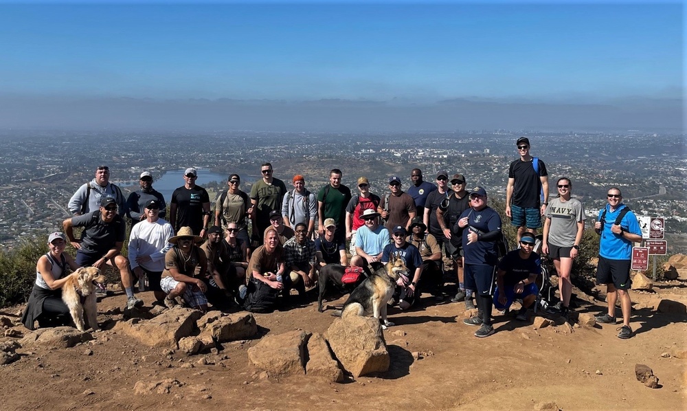 IWTC San Diego Leaders Strengthen Unit Cohesion With Teambuilding Hike
