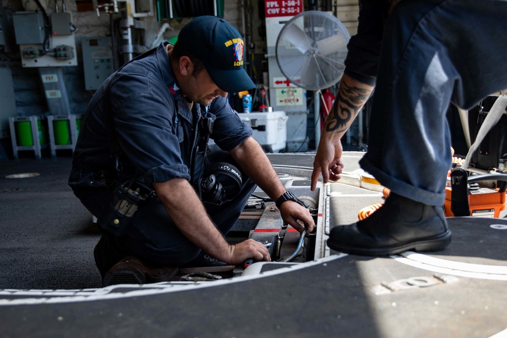 USS Sioux City Sailor Conducts Maintenance on Ship