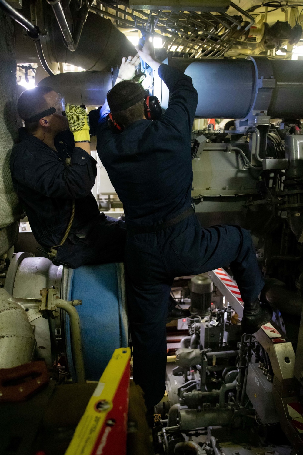 USS Sioux City Sailors Conduct Maintenance on Machinery