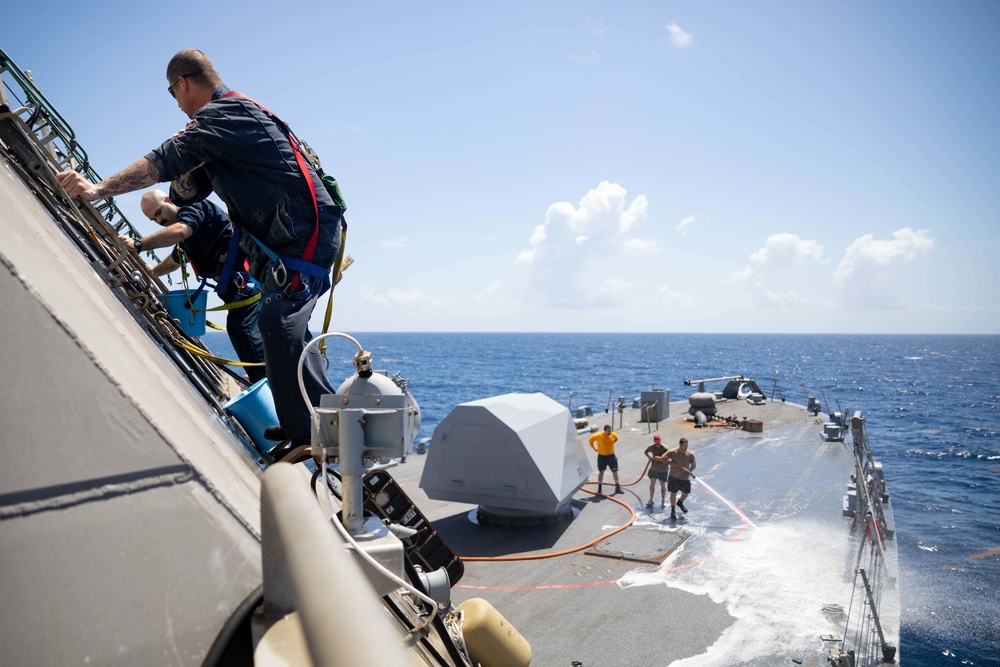 USS Sioux City Sailors Conduct a Freshwater Washdown