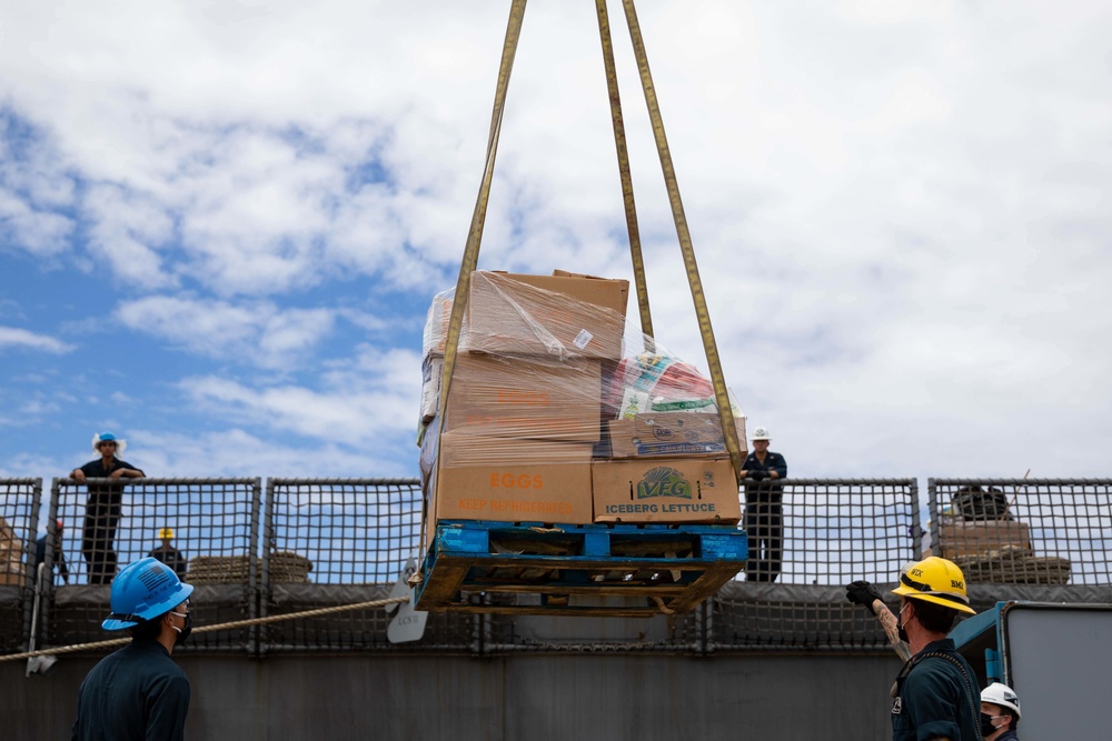 USS Sioux City Sailors Conduct Stores Onload While the Ship is in Puerto Rico