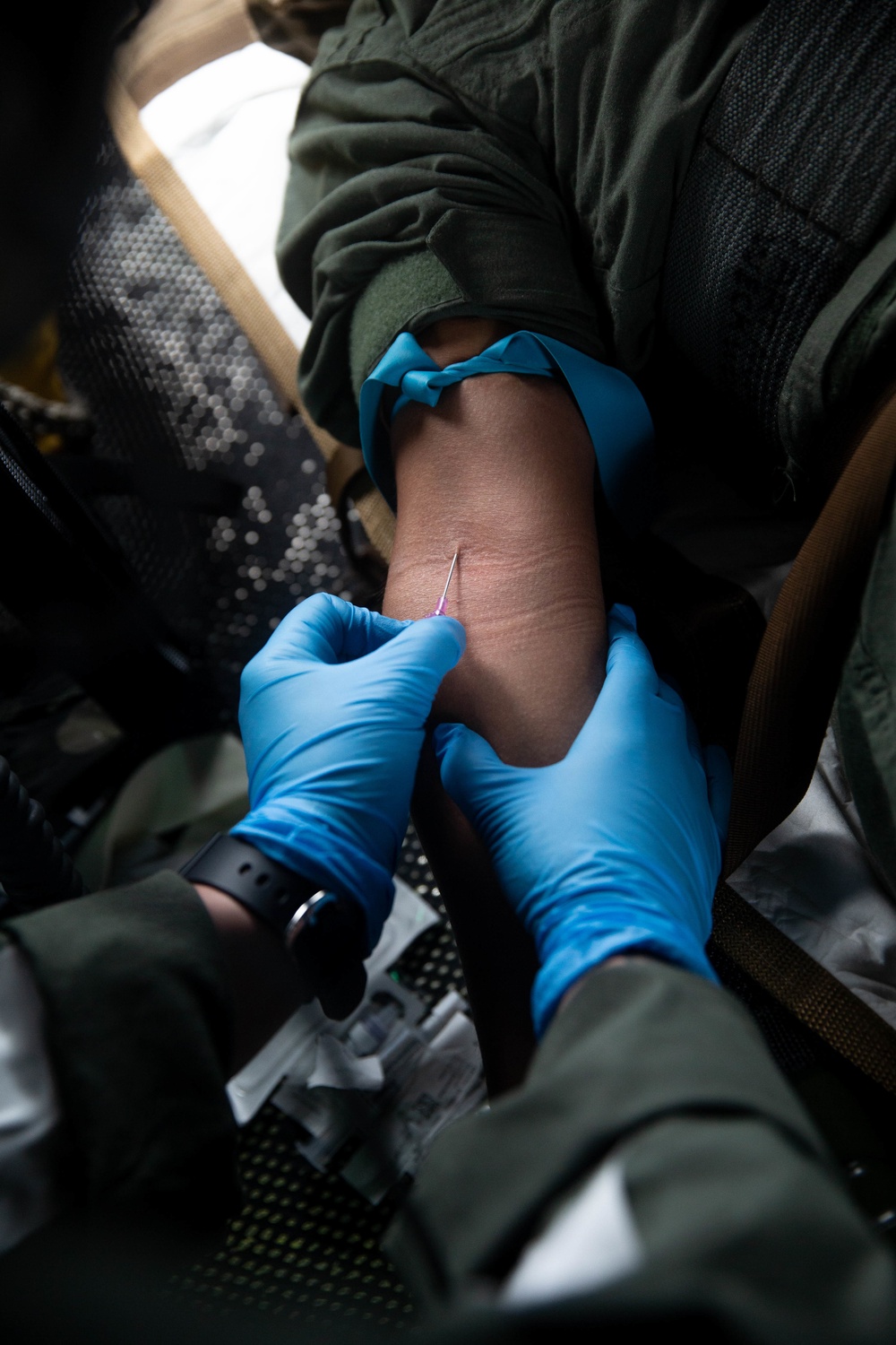 15th MEU medical personnel conduct en-route care training with UH-1Y Venom
