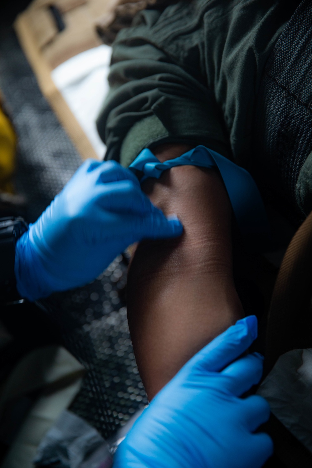 15th MEU medical personnel conduct en-route care training with UH-1Y Venom